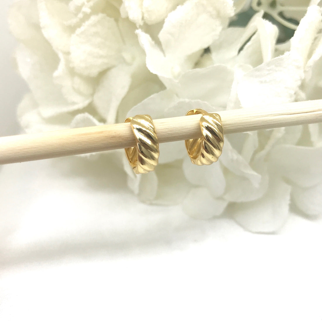 Timeless Twisted Huggies