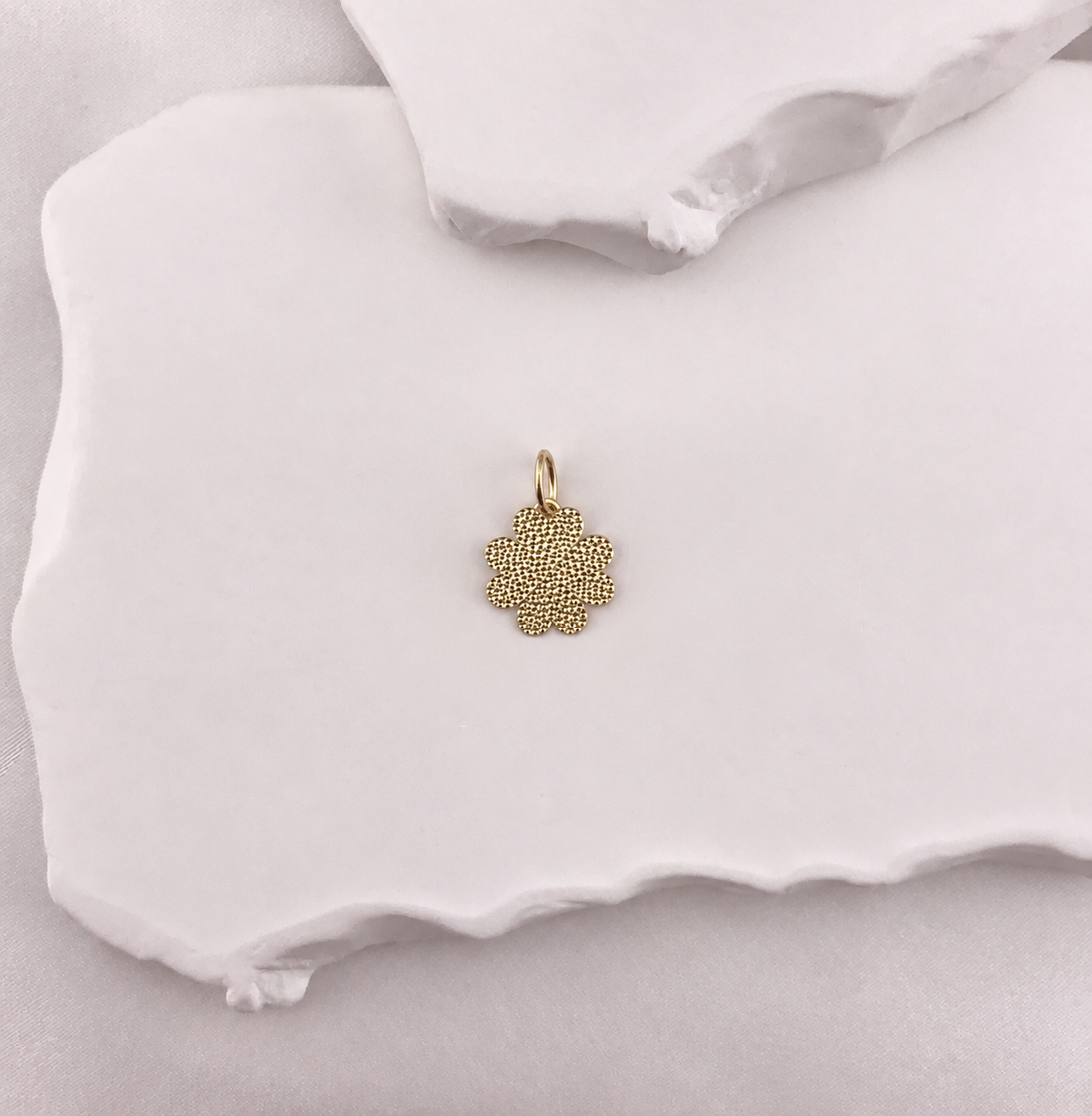 Lucky Retro Clover Pendant