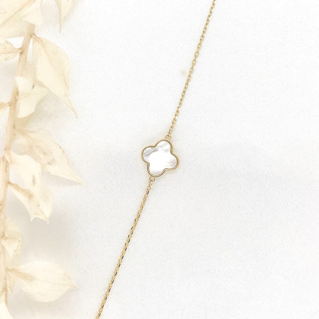 Timeless Pearl Clover Bracelet