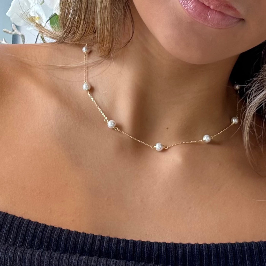 Graceful Pearl Necklace